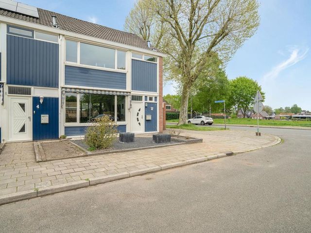 Burgemeester Eekhoutstraat 2, Losser