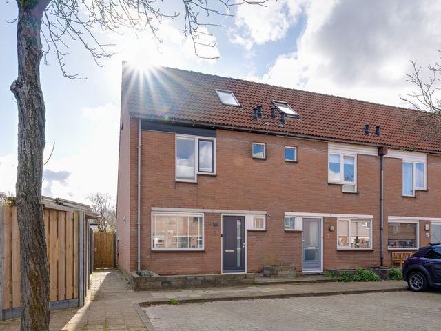Dovenetelstraat 1, Purmerend