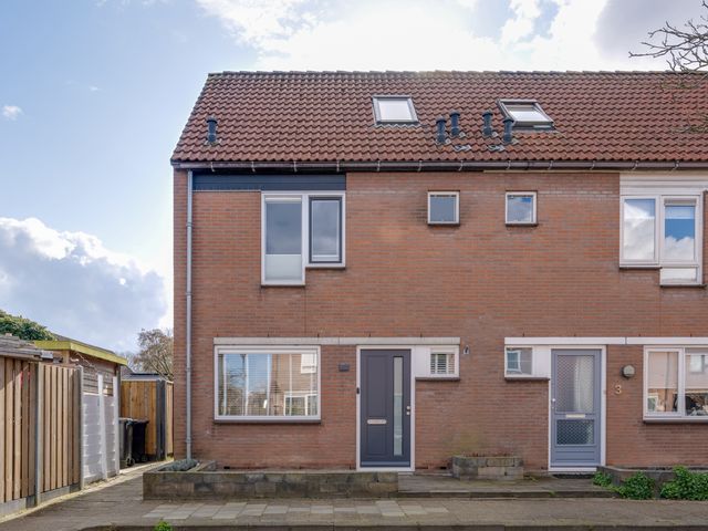 Dovenetelstraat 1, Purmerend