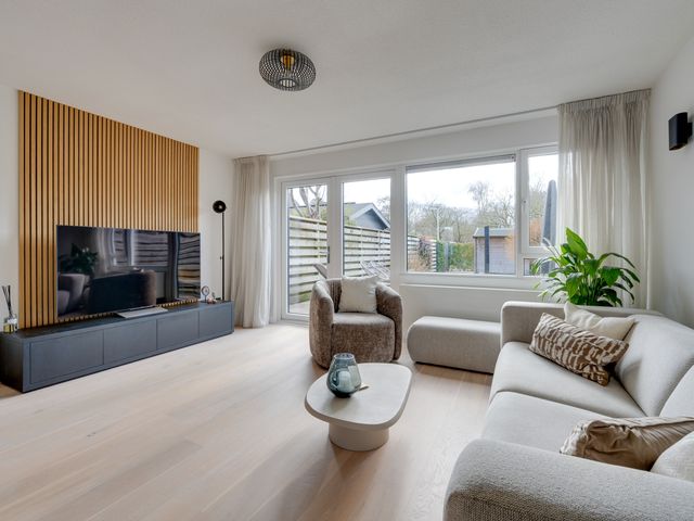 Dovenetelstraat 1, Purmerend