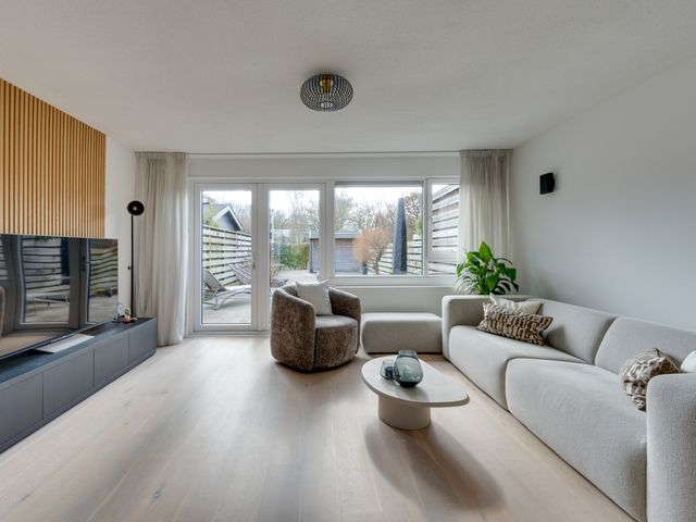 Dovenetelstraat 1, Purmerend