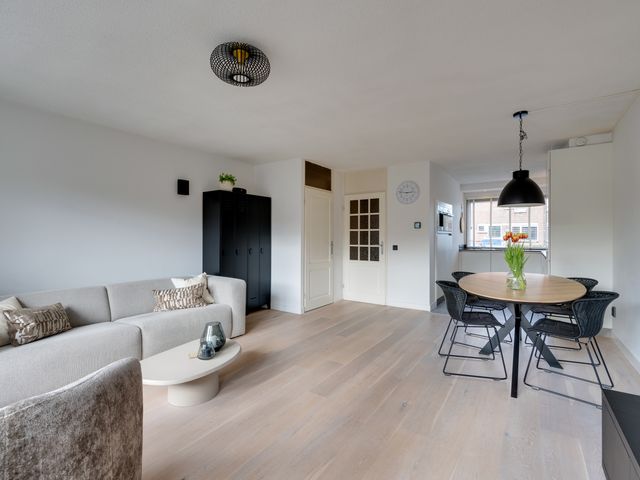 Dovenetelstraat 1, Purmerend