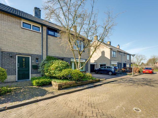 Jasmijnstraat 27, Hoeven