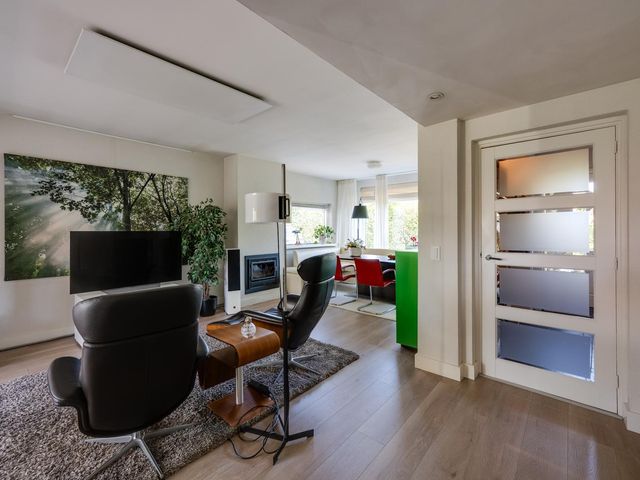 Jasmijnstraat 27, Hoeven