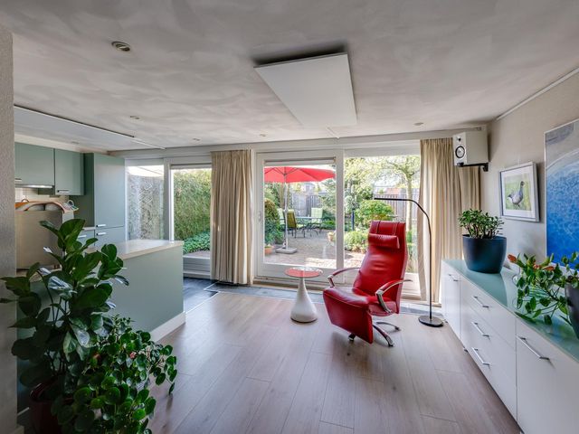 Jasmijnstraat 27, Hoeven