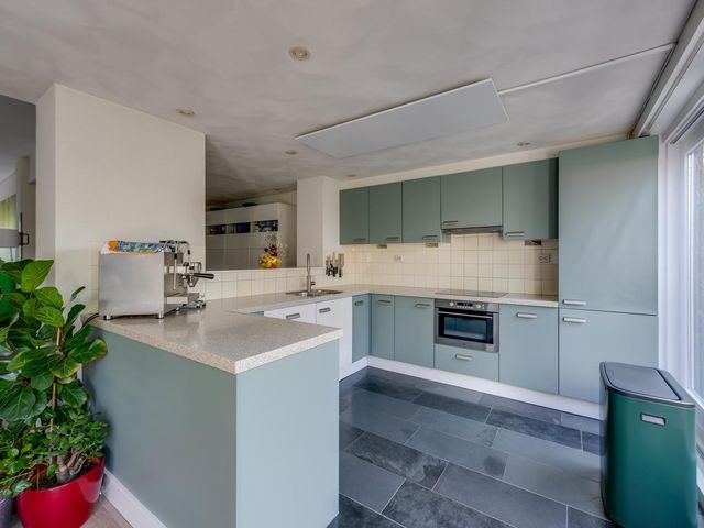 Jasmijnstraat 27, Hoeven