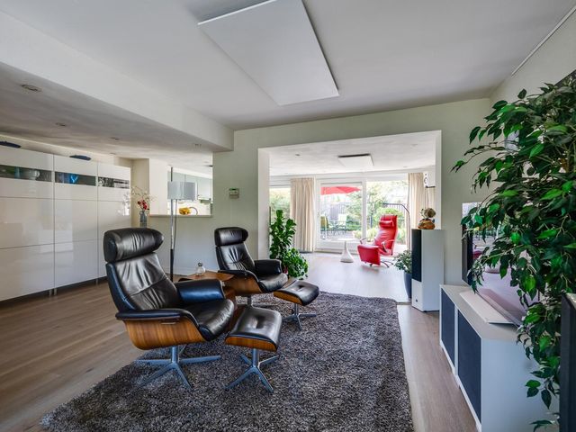 Jasmijnstraat 27, Hoeven