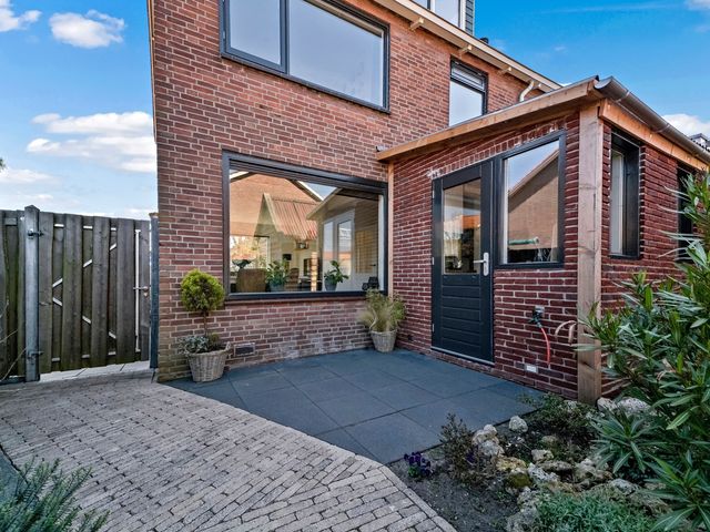 Oranje-Nassaustraat 32, Maasland