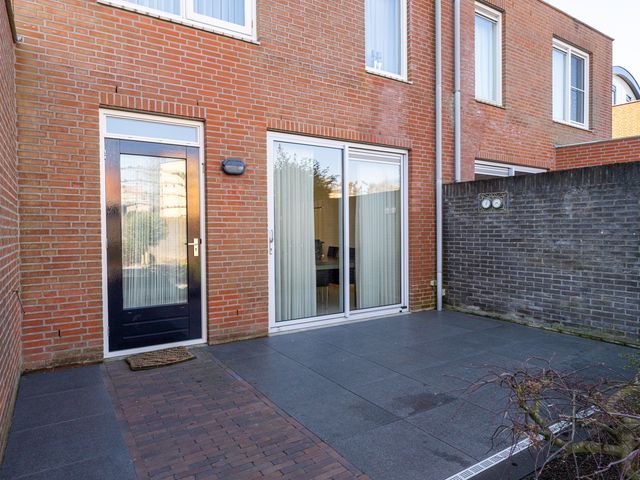 Toon Hermansplein 10, Waalwijk