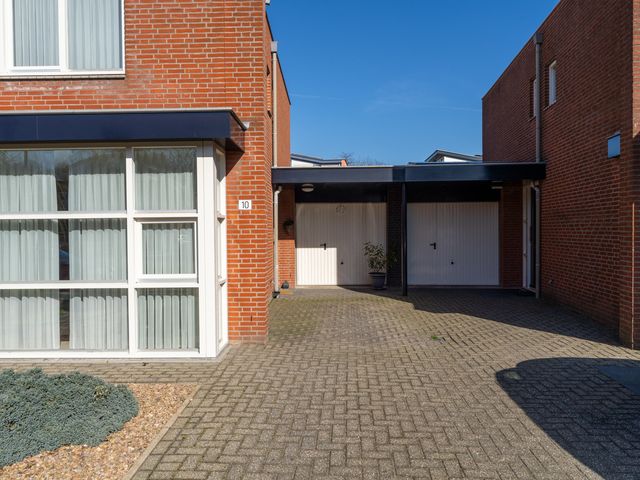 Toon Hermansplein 10, Waalwijk