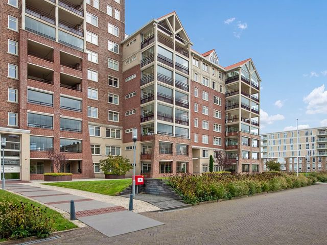 Amazonestroom 182, Zoetermeer