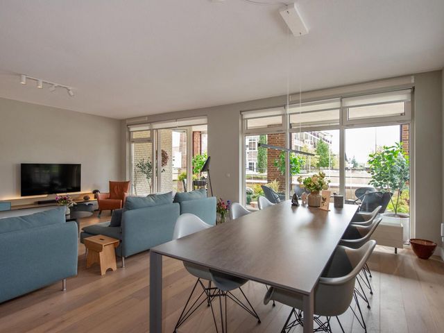 Amazonestroom 182, Zoetermeer