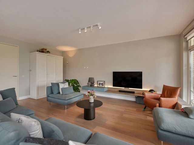 Amazonestroom 182, Zoetermeer