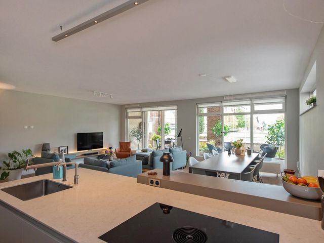 Amazonestroom 182, Zoetermeer