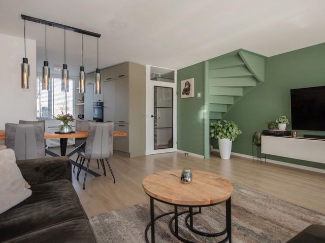 Marineblauw 145, Zoetermeer