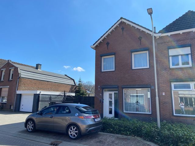 Bredaseweg 64, Roosendaal