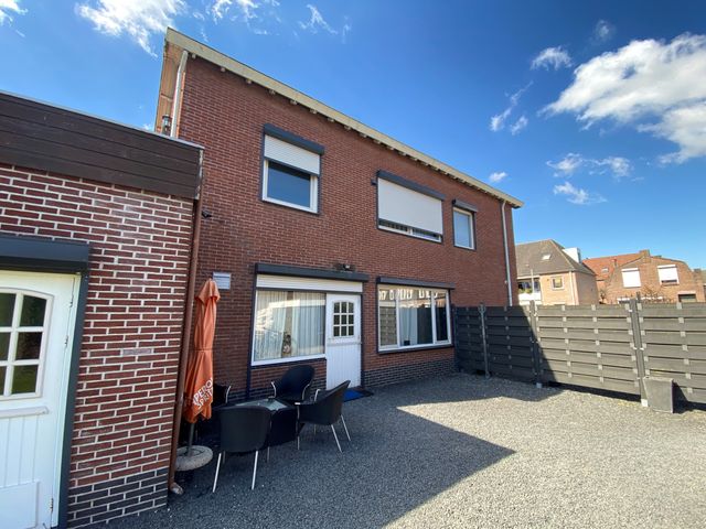 Bredaseweg 64, Roosendaal