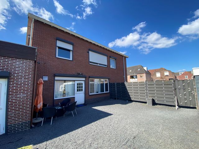 Bredaseweg 64, Roosendaal