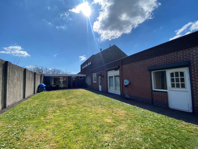 Bredaseweg 64, Roosendaal
