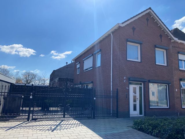 Bredaseweg 64, Roosendaal