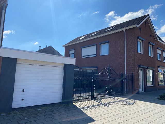 Bredaseweg 64, Roosendaal