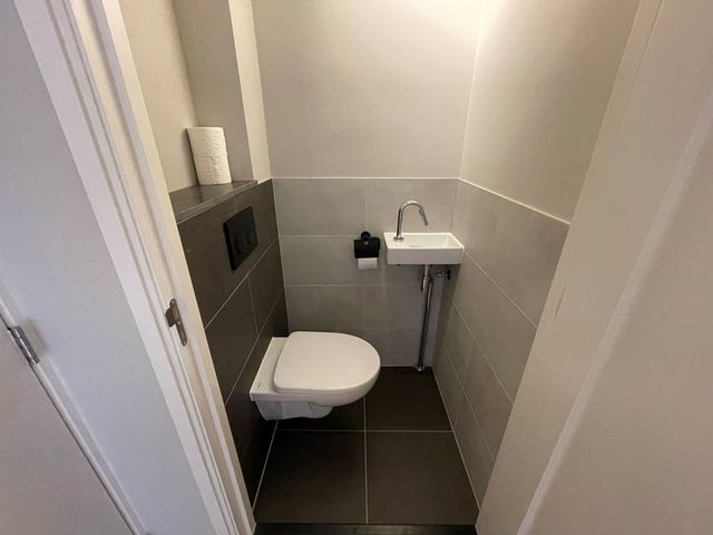 Oostzeedijk Beneden 217B01, Rotterdam