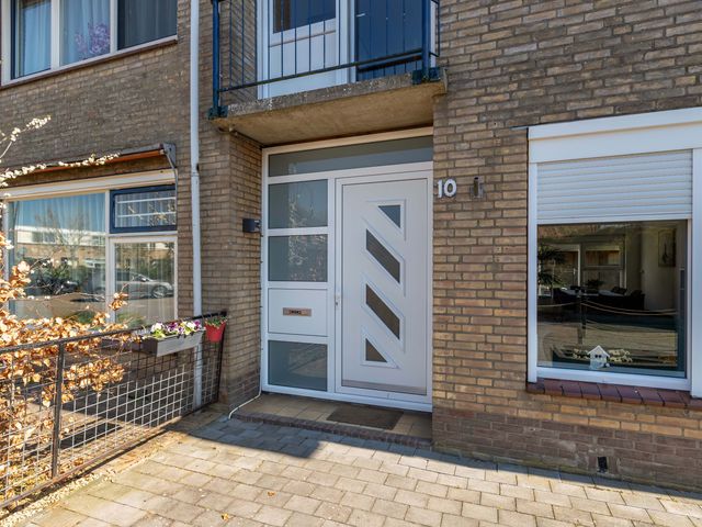 Schoener 10, Lemmer