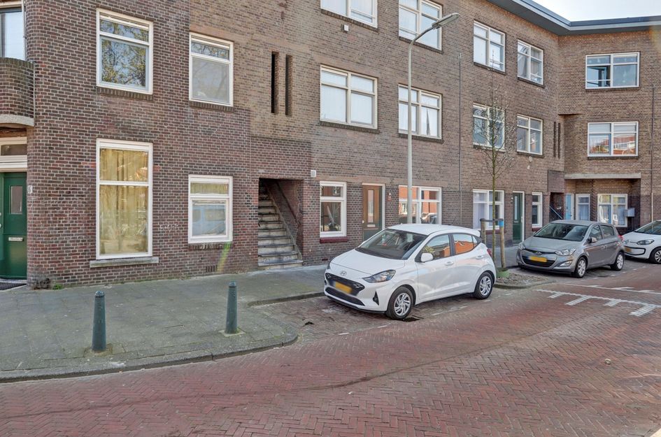 Abraham Van Beyerenstraat 16