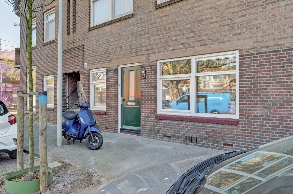Abraham Van Beyerenstraat 16