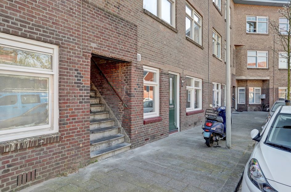 Abraham Van Beyerenstraat 16