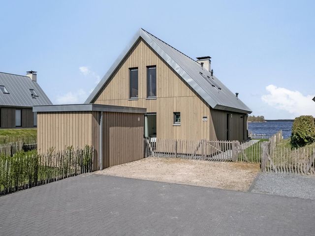 Oesterdam 241, Tholen