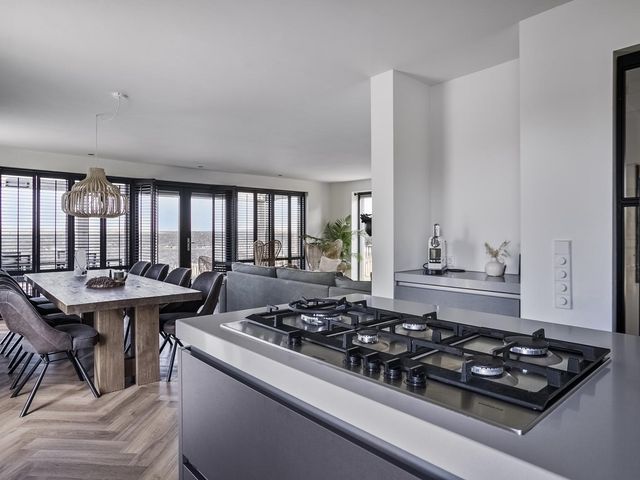 Oesterdam 241, Tholen
