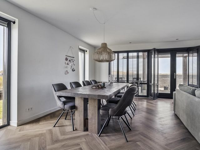 Oesterdam 241, Tholen