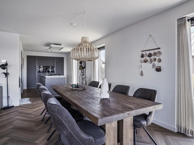 Oesterdam 241, Tholen