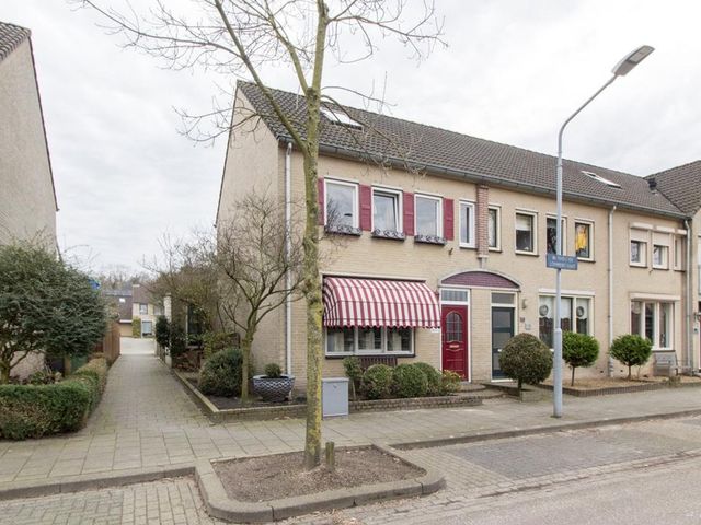 Wethouder Lommenstraat 52, Venlo