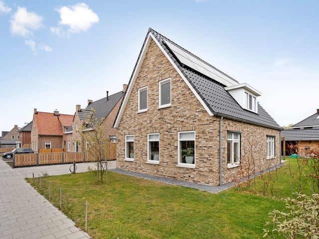 Van der Sluisstraat 63, Bergentheim