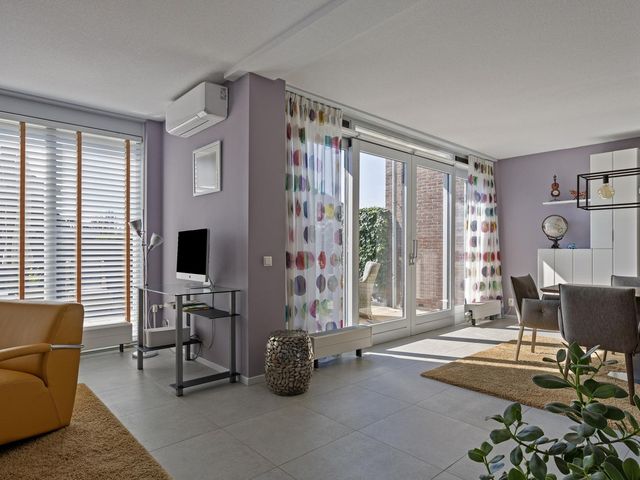 Van Hogendorpstraat 1, Numansdorp