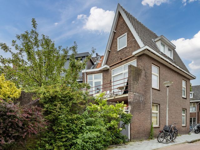 Van Bossestraat 27, Delft