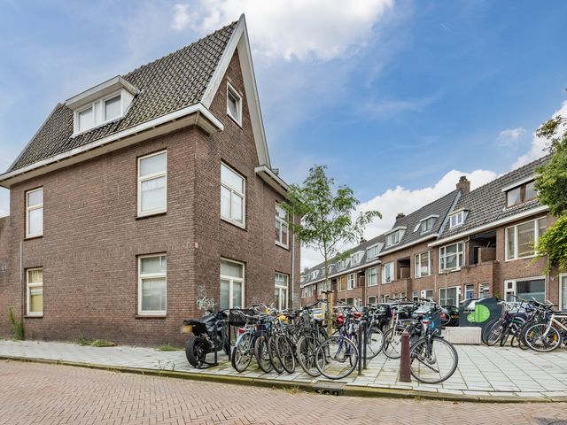Van Bossestraat 27, Delft