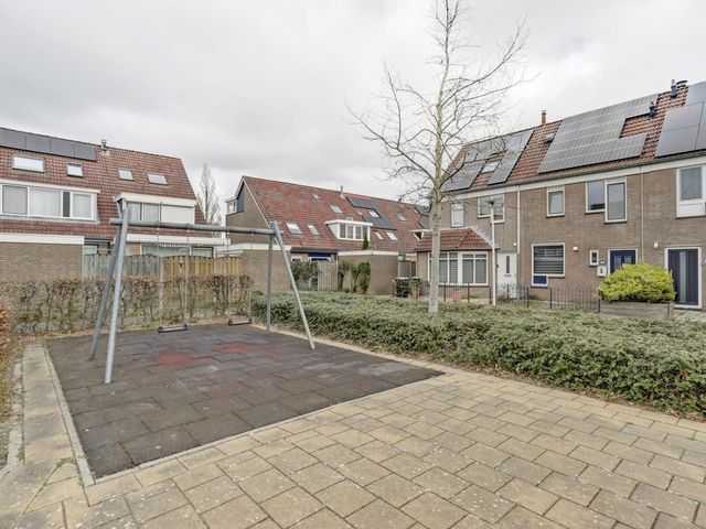 Buntgras 97, Spijkenisse