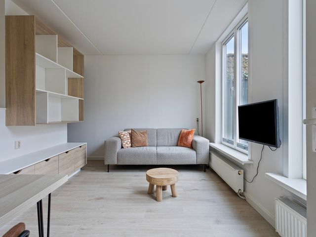 Van der Lubbehof 27B, Leiden