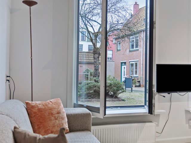 Van der Lubbehof 27B, Leiden
