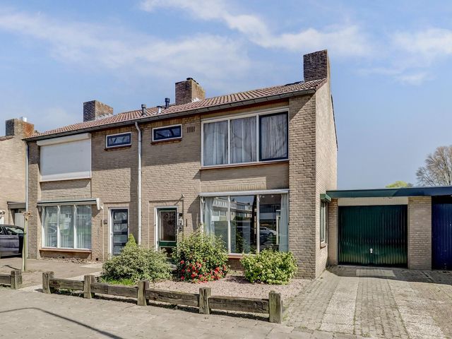 Estersveldlaan 78, Grave