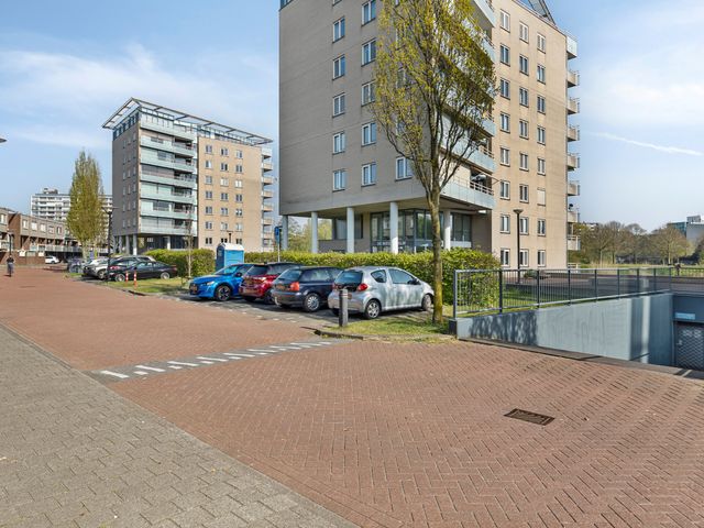 Joop Den Uyllaan 93, Schiedam