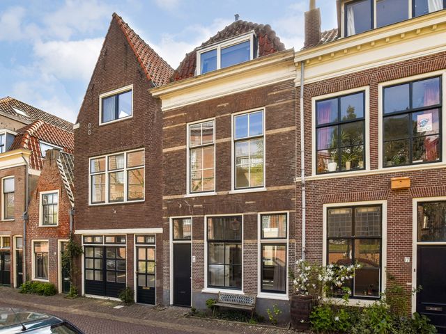 1e Binnenvestgracht 16, Leiden