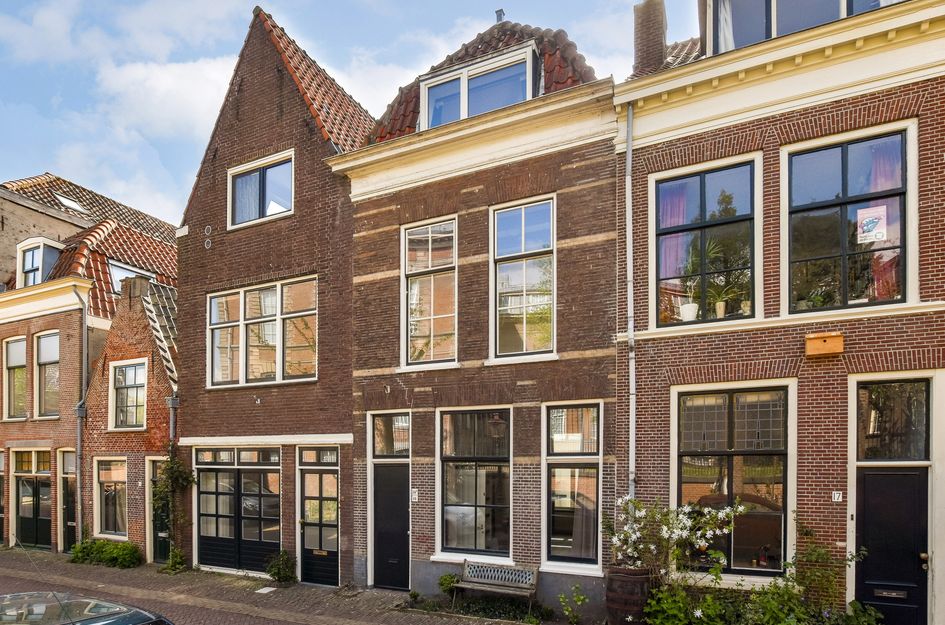 1e Binnenvestgracht 16