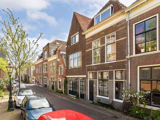 1e Binnenvestgracht 16, Leiden