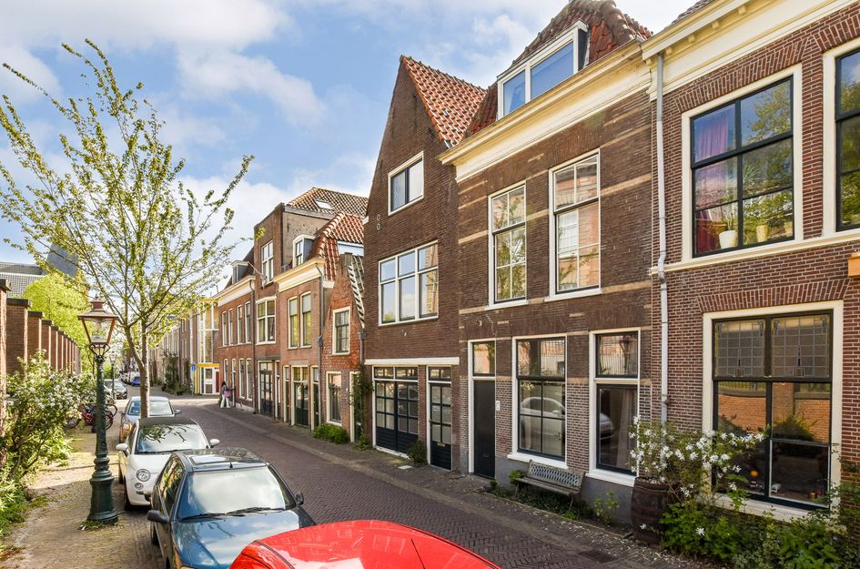 1e Binnenvestgracht 16