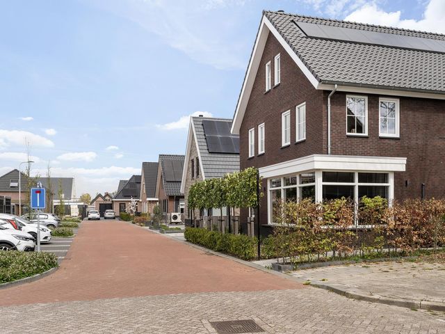 Frans Hommellaan 2, Oud-Vossemeer