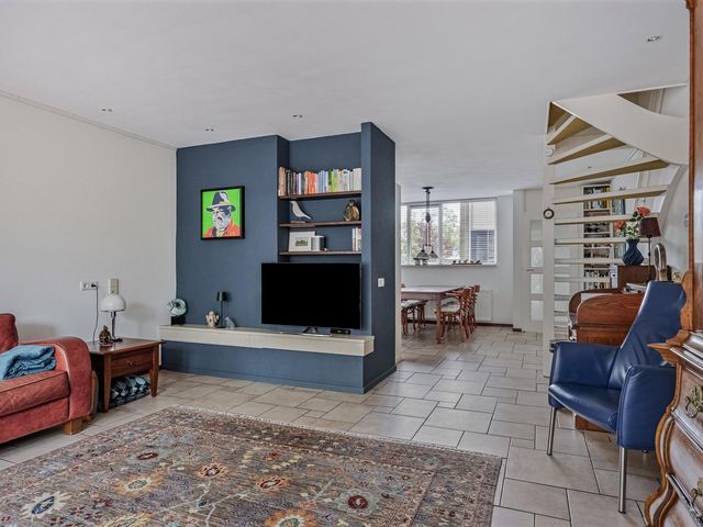 Lijsterhof 8, Made